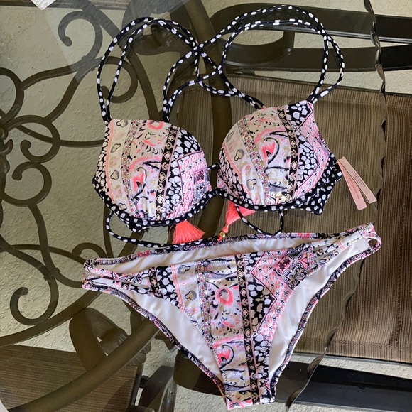NWT Victoria secret bikini - Picture 1 of 5